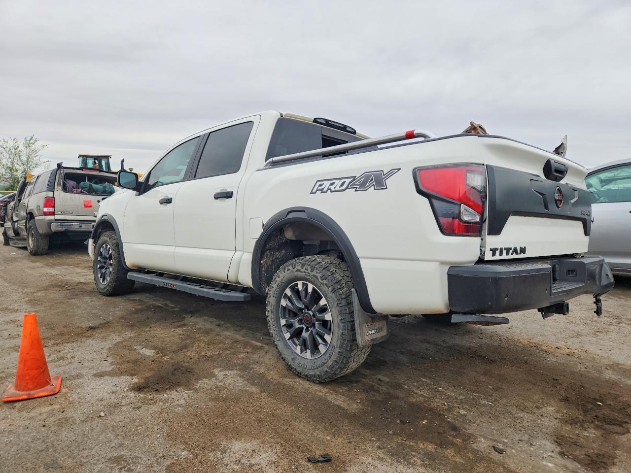 2023 Nissan TITAN VIN 1N6AA1ED5PN103265 photo 2