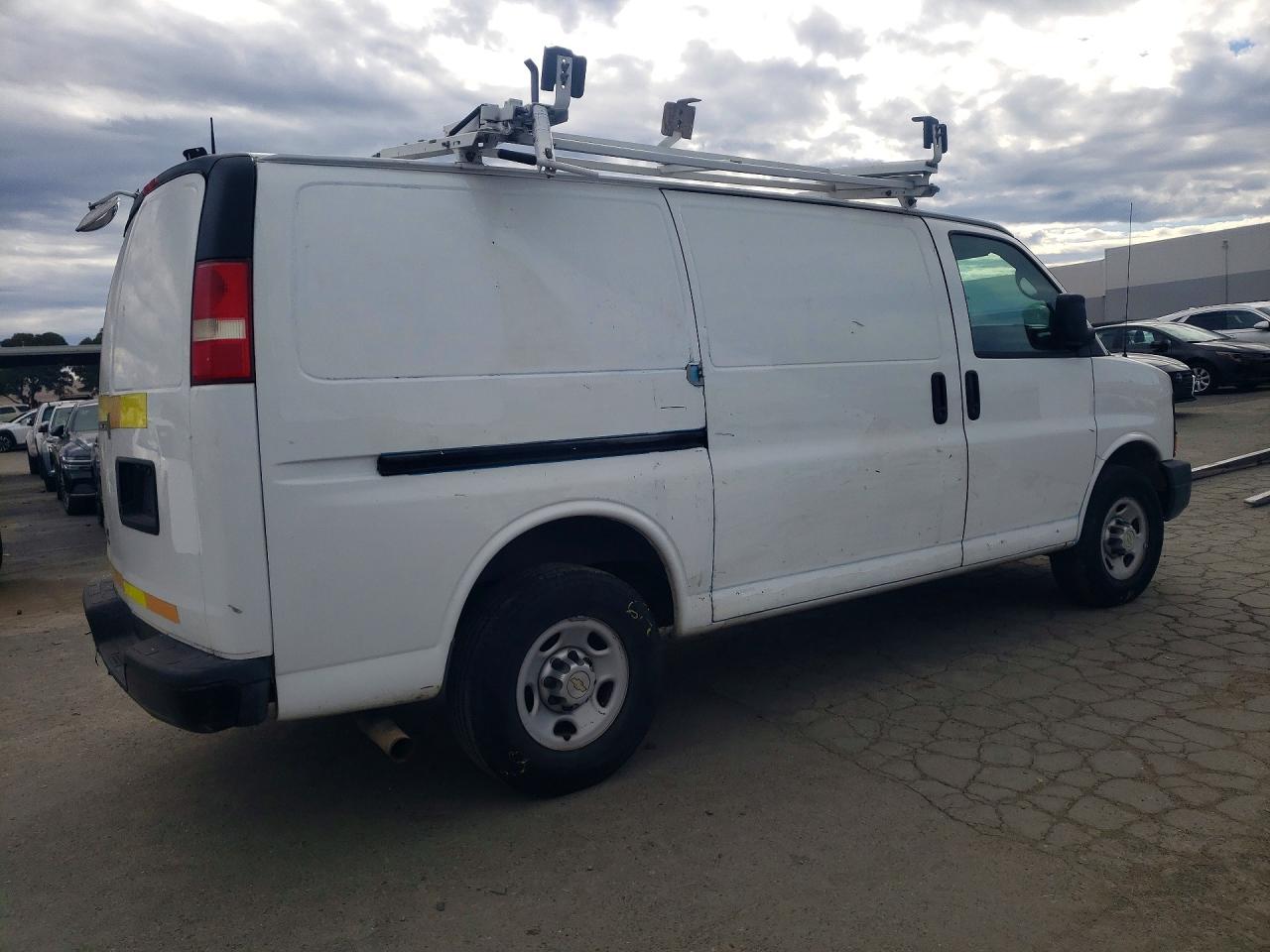 2012 CHEV Express VIN 1GCWGFCA6C1181424 photo 3