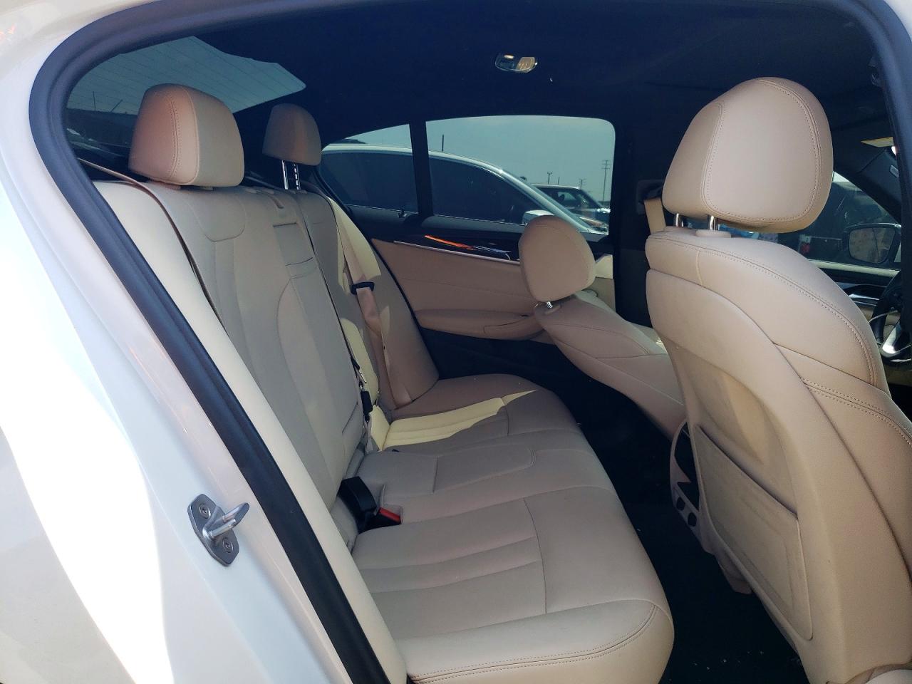 2019 BMW 5 series VIN WBAJA9C59KB393398 photo 10