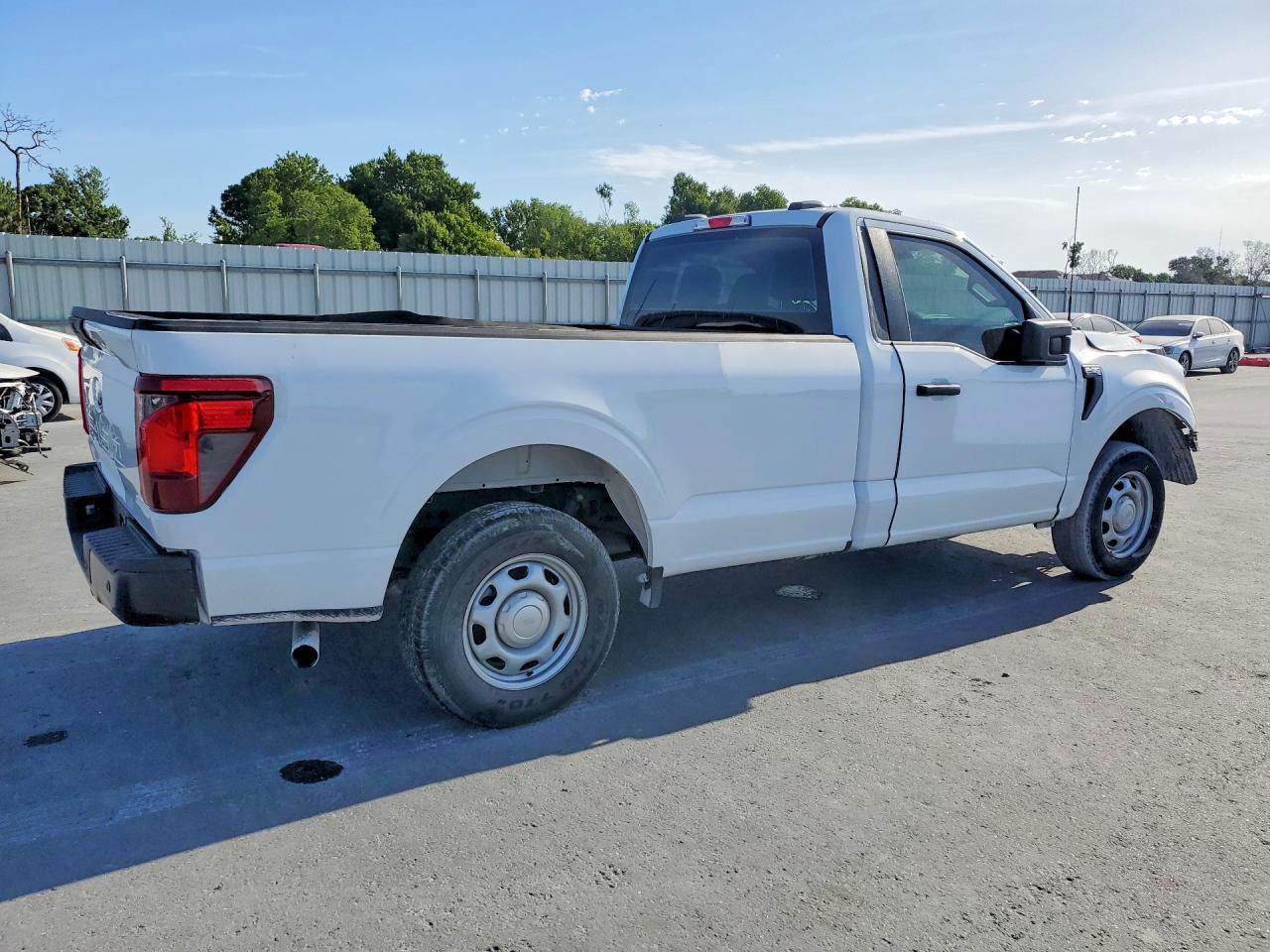 2024 Ford F150 VIN 1FTMF1K51RKD50902 photo 3
