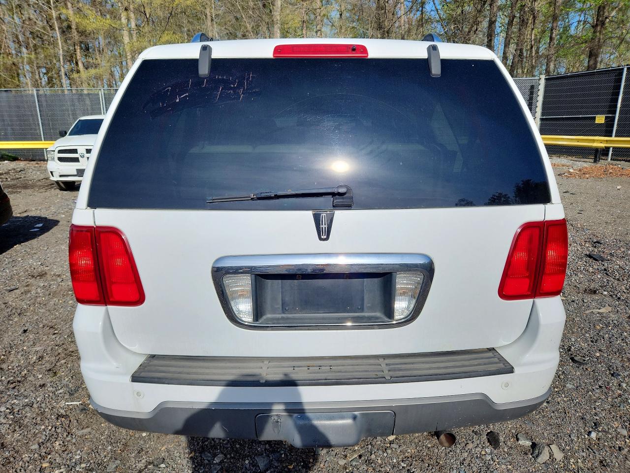 2003 LINCOLN Navigator VIN 5LMFU28R93LJ13437 photo 6