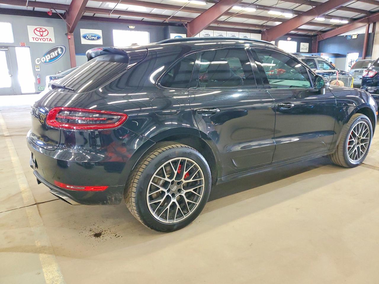 2018 Porsche Macan VIN WP1AF2A51JLB70696 photo 3