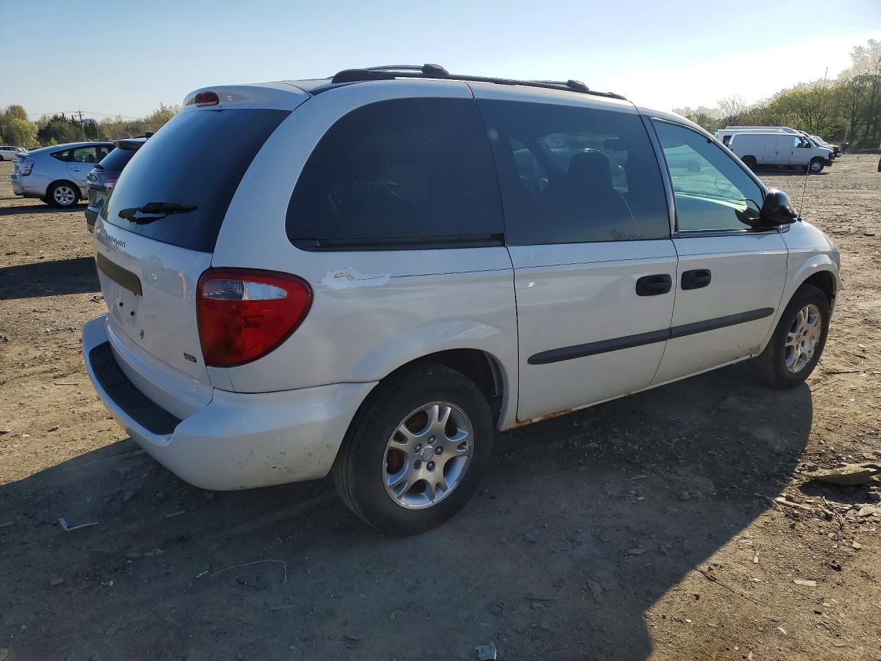 2003 Dodge Caravan VIN 1D4GP25R83B256346 photo 3