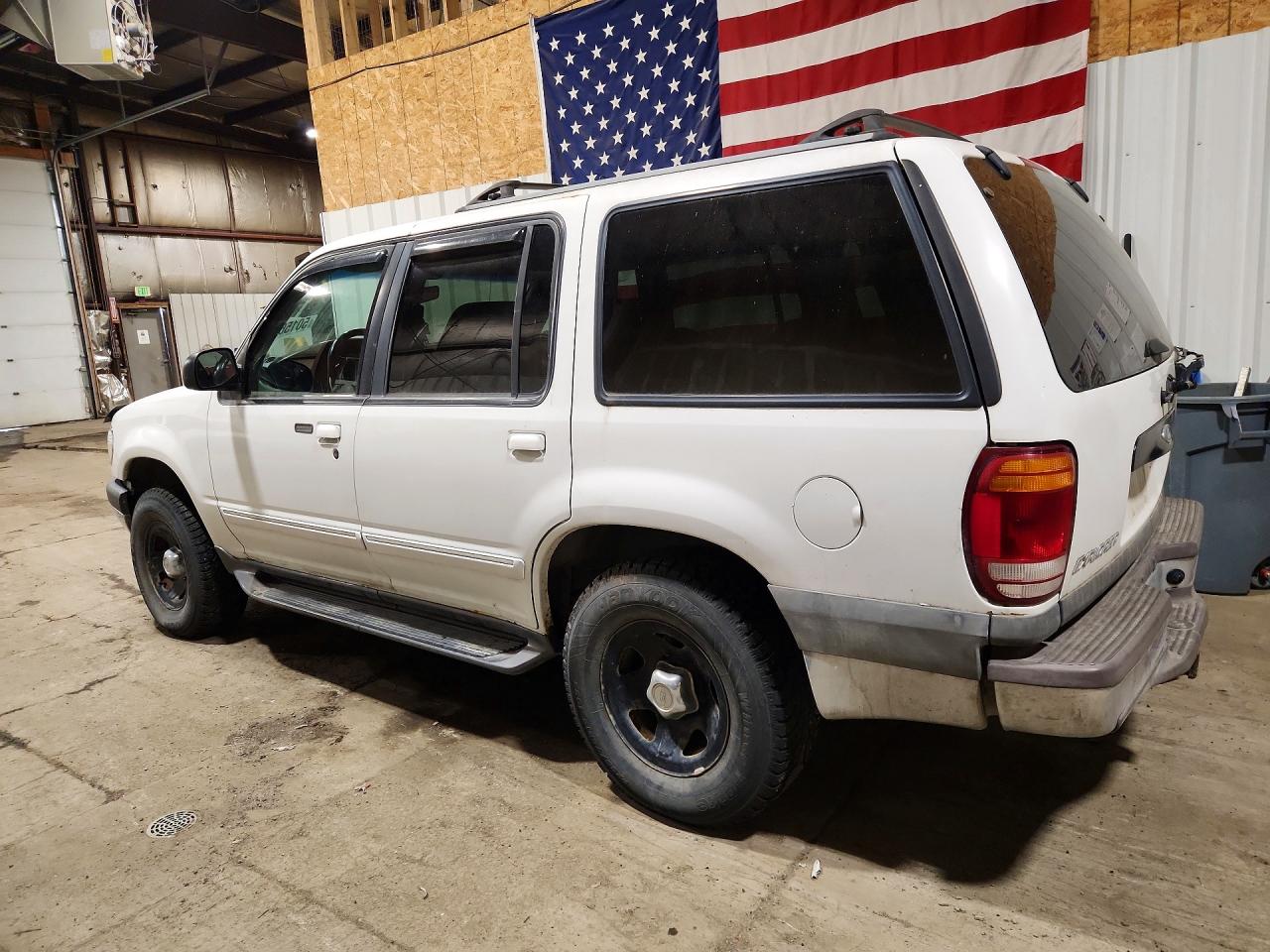 1999 Ford Explorer VIN 1FMZU34E6XZB30479 photo 2