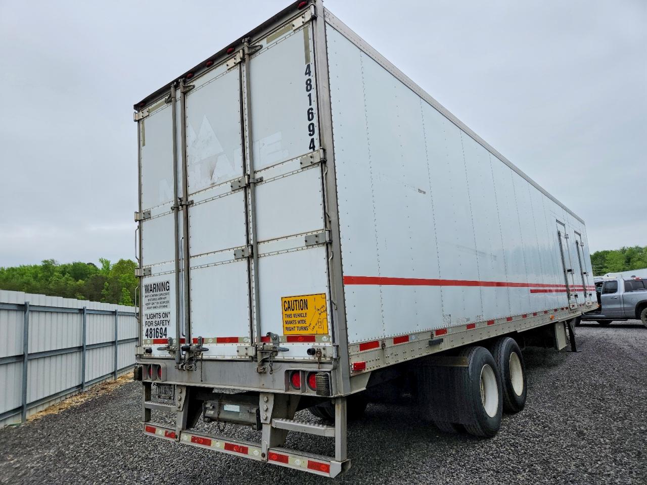 2010 UTILITY All models VIN 1UYVS2487AM833821 photo 4