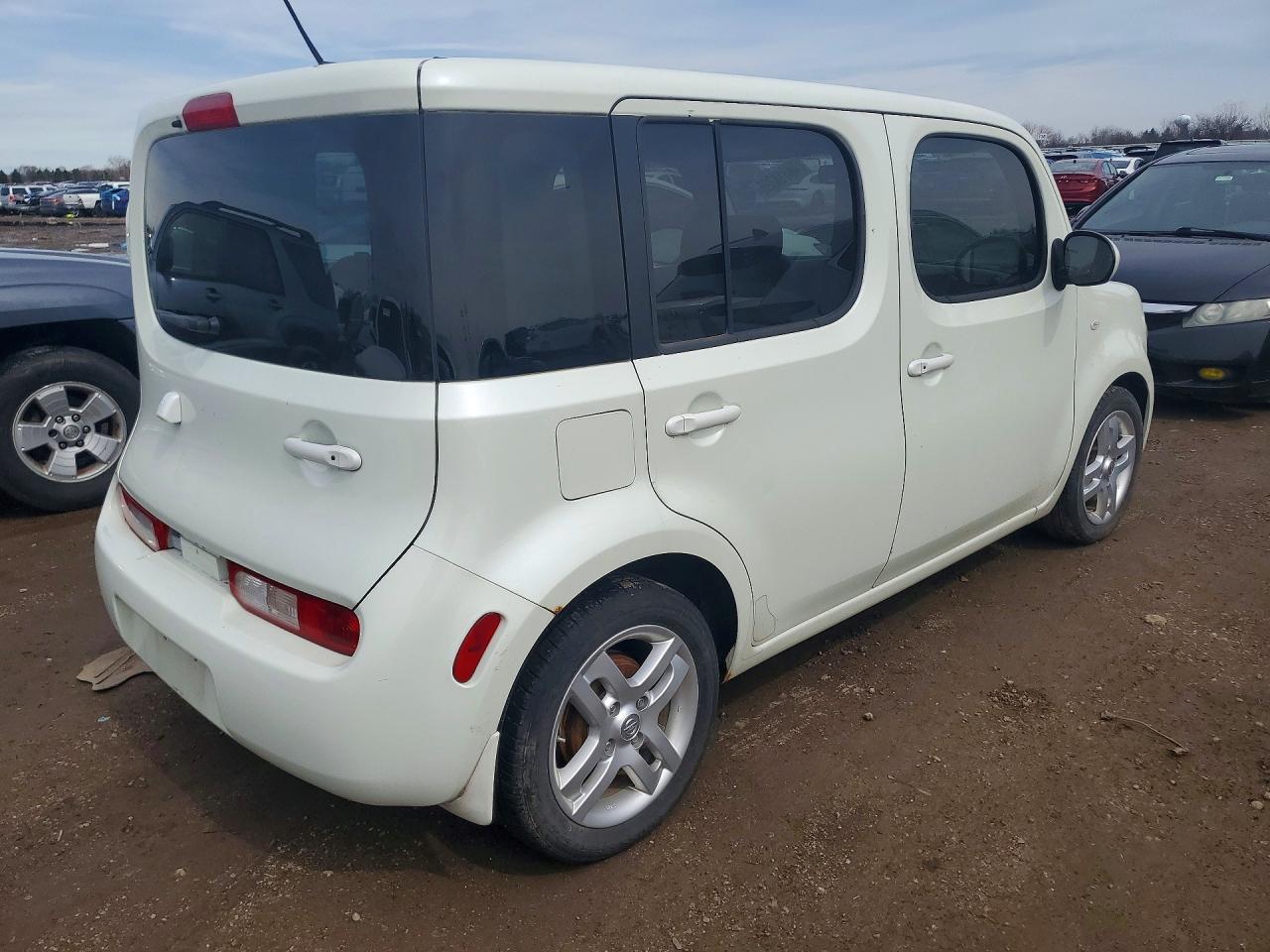 2011 Nissan Cube VIN JN8AZ2KR4BT214612 photo 3