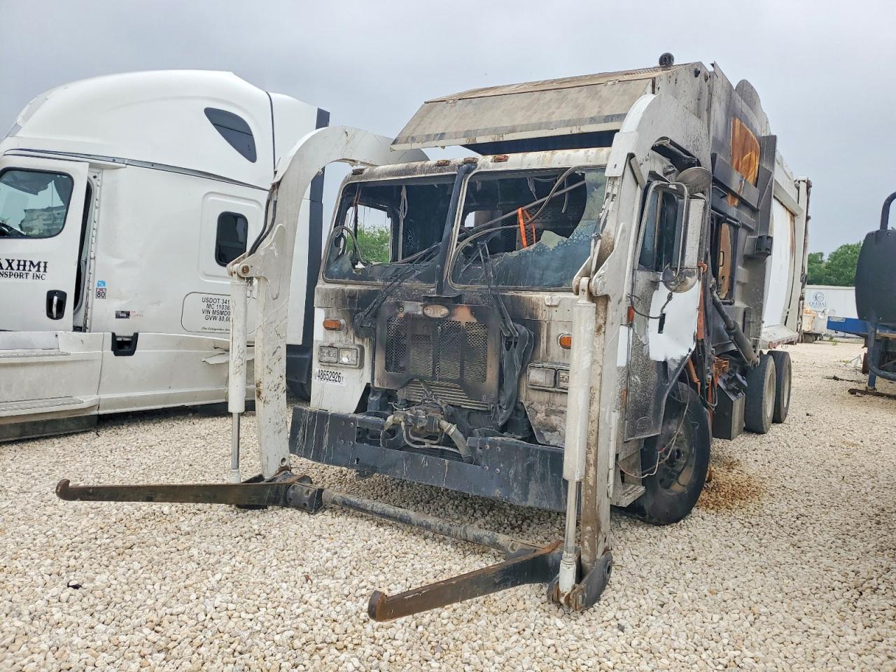 2018 PETERBILT All other VIN 3BPDL70X8JF160953 photo 2