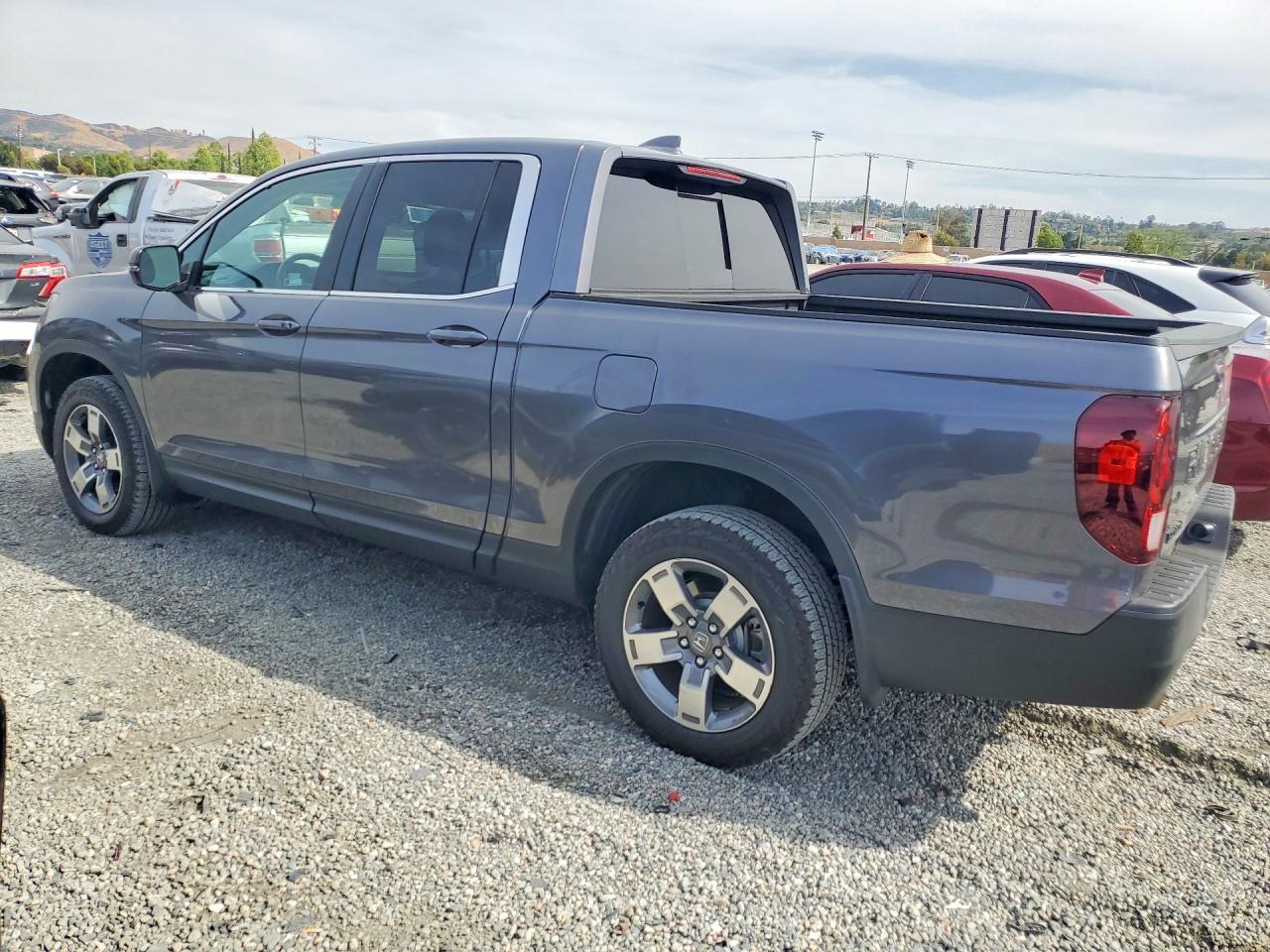 2025 Honda Ridgeline VIN 5FPYK3F50SB036980 photo 2
