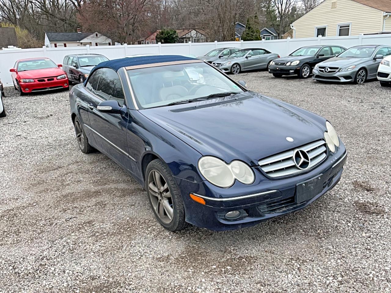 2007 Mercedes-Benz Clk-class VIN WDBTK56F07T081198 photo 1