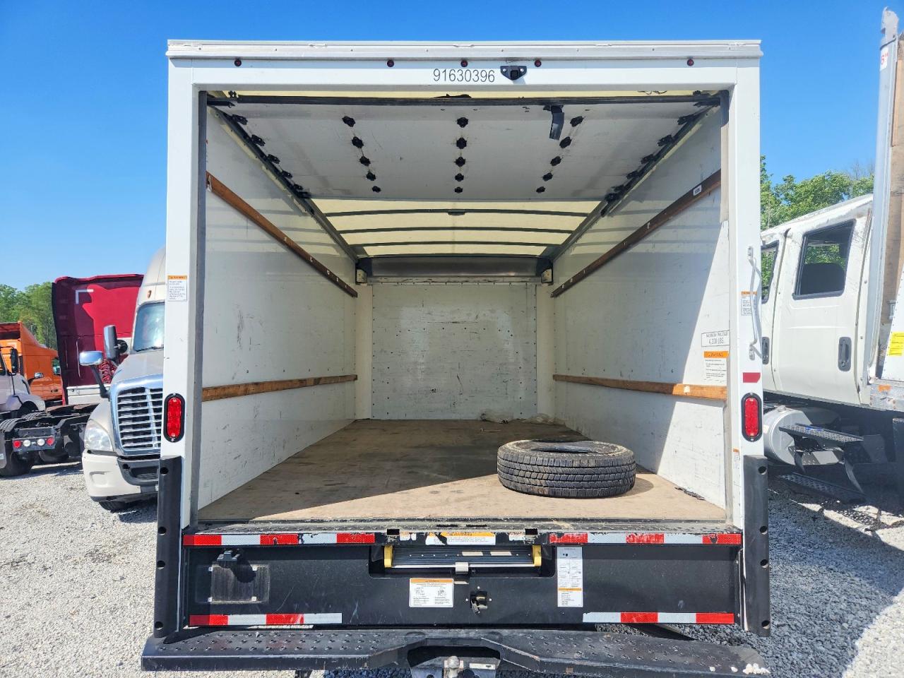 2023 GMC Savana VIN 7GZ37TC73PN008645 photo 10