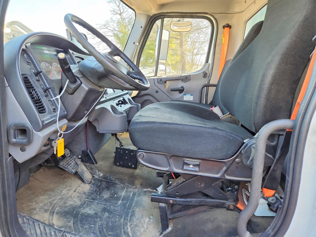 2017 FREIGHTLINER All other VIN 1FVACWDUXHHJB9764 photo 7