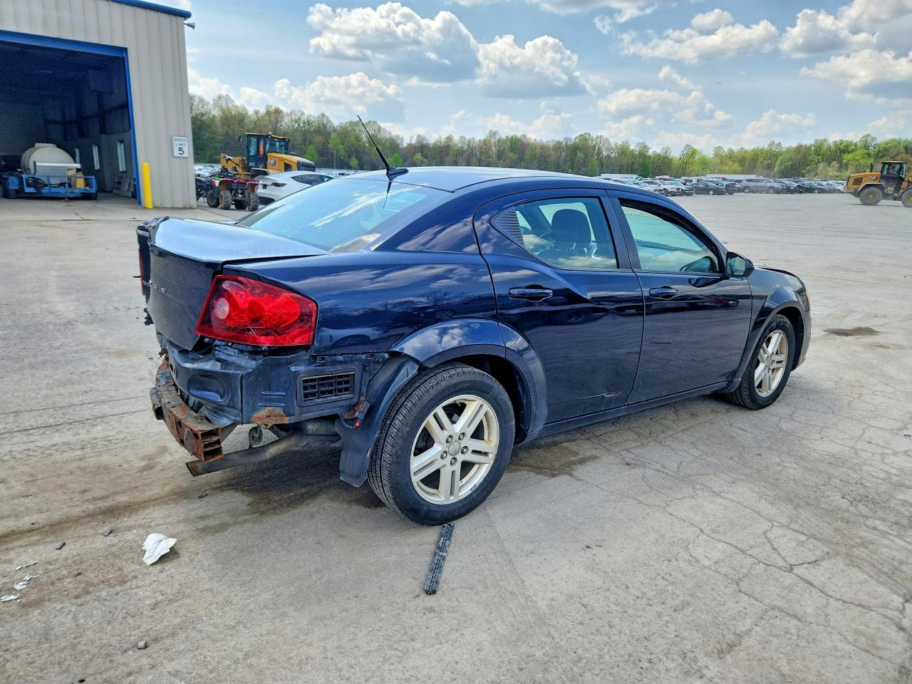 2011 Dodge Avenger VIN 1B3BD1FB3BN537044 photo 3