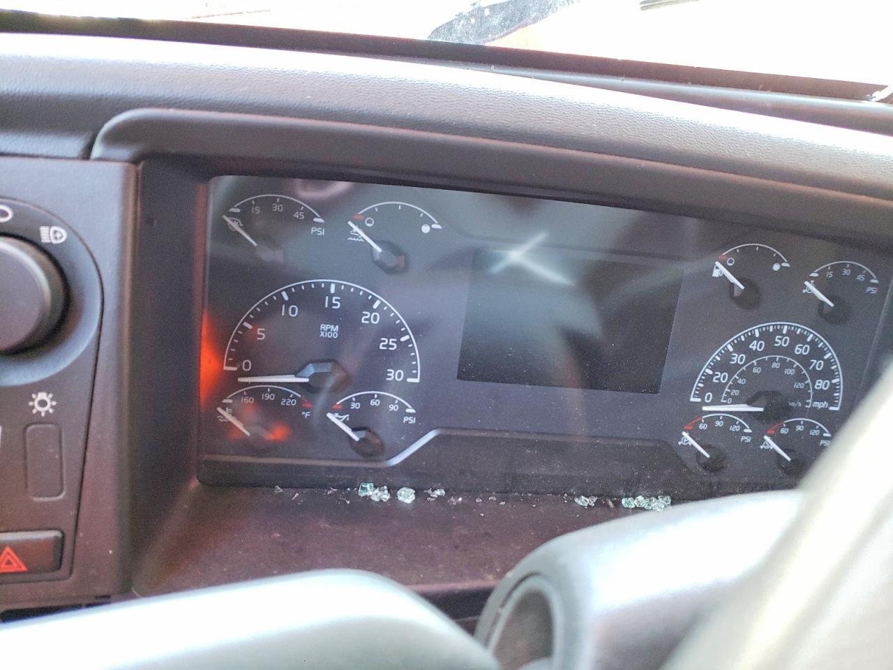 2024 Volvo Vnl VIN 4V4NC9EH8RN655883 photo 8