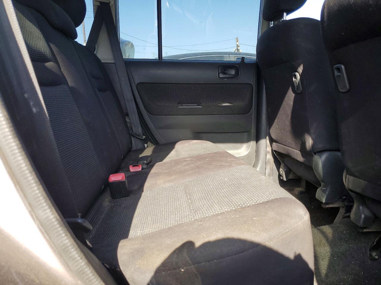 2005 TOYOTA Scion VIN JTLKT324154020117 photo 11