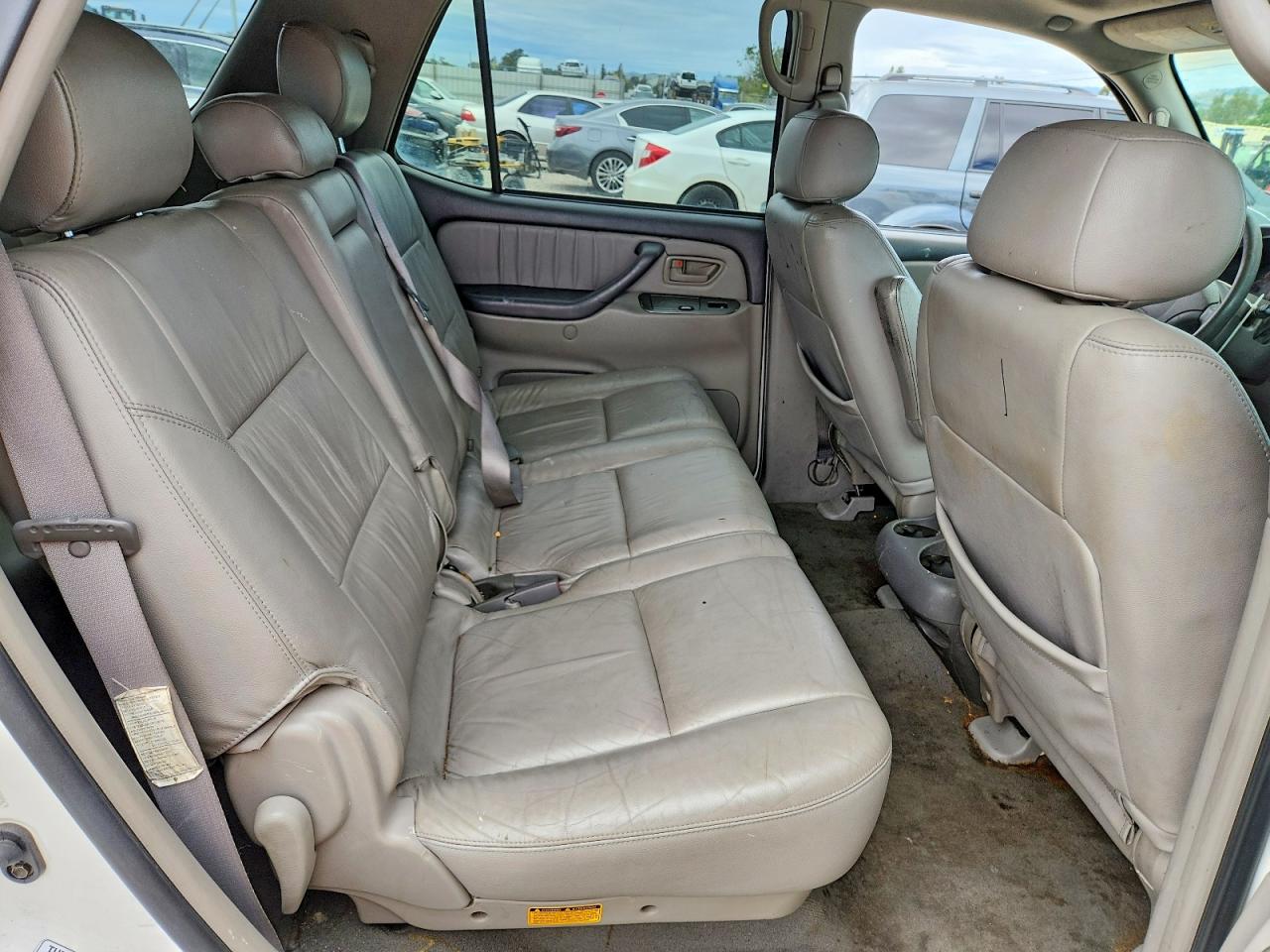 2003 Toyota Sequoia VIN 5TDBT48A23S189725 photo 11