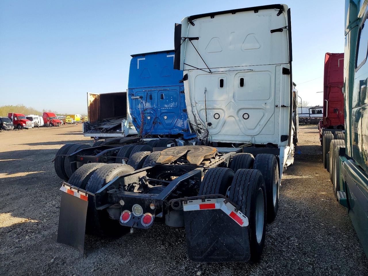 2020 FREIGHTLINER All other VIN 1FUJHHDR1LLLT2089 photo 4