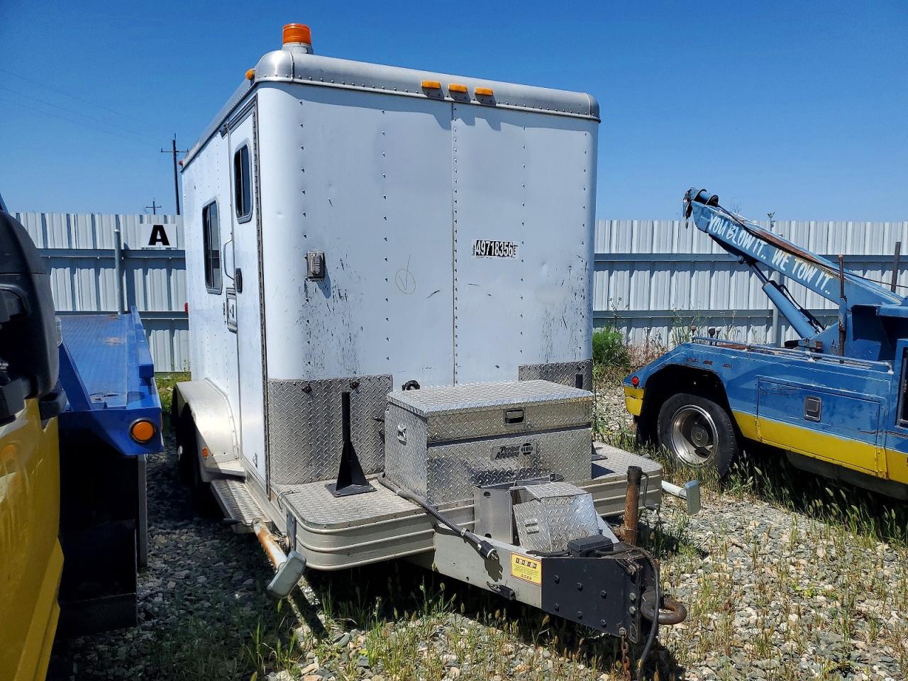 2000 FEATHERLITE Utility VIN 4FGL0112XYC028315 photo 1