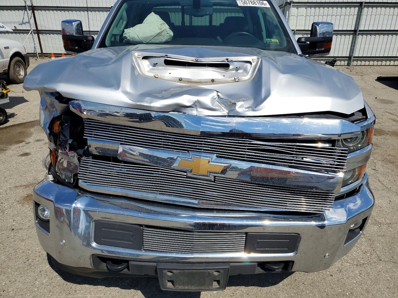 2018 Chevrolet All models VIN 1GC1KWEY8JF142322 photo 11