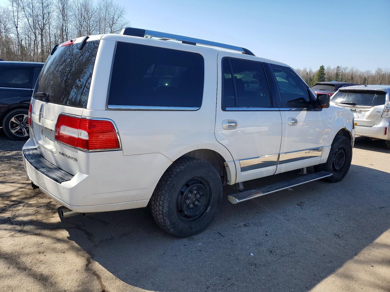 2010 LINCOLN Navigator VIN 5LMJJ2J56AEJ10376 photo 3