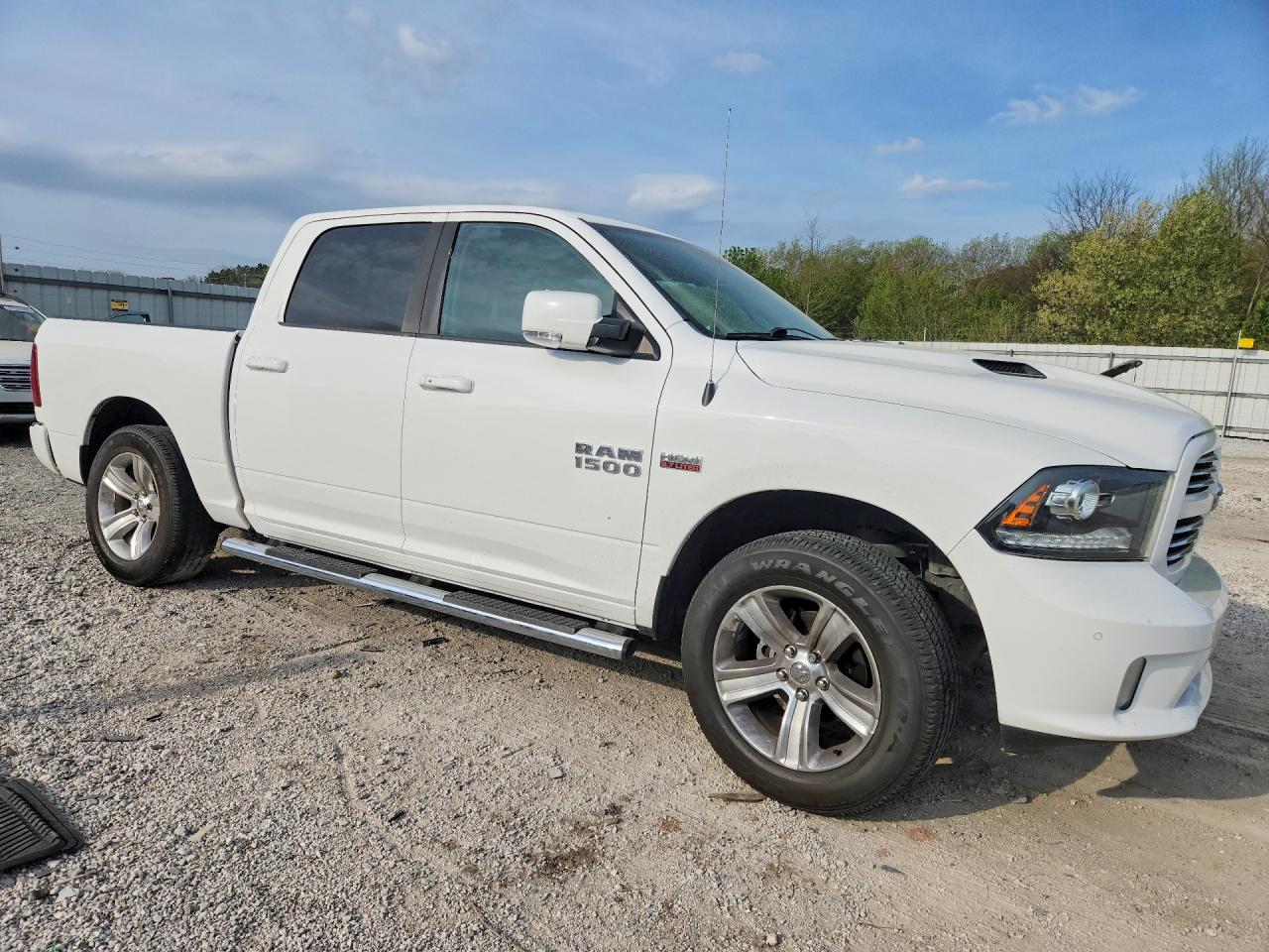 2016 1500 VIN 1C6RR7MT7GS307830 photo 4