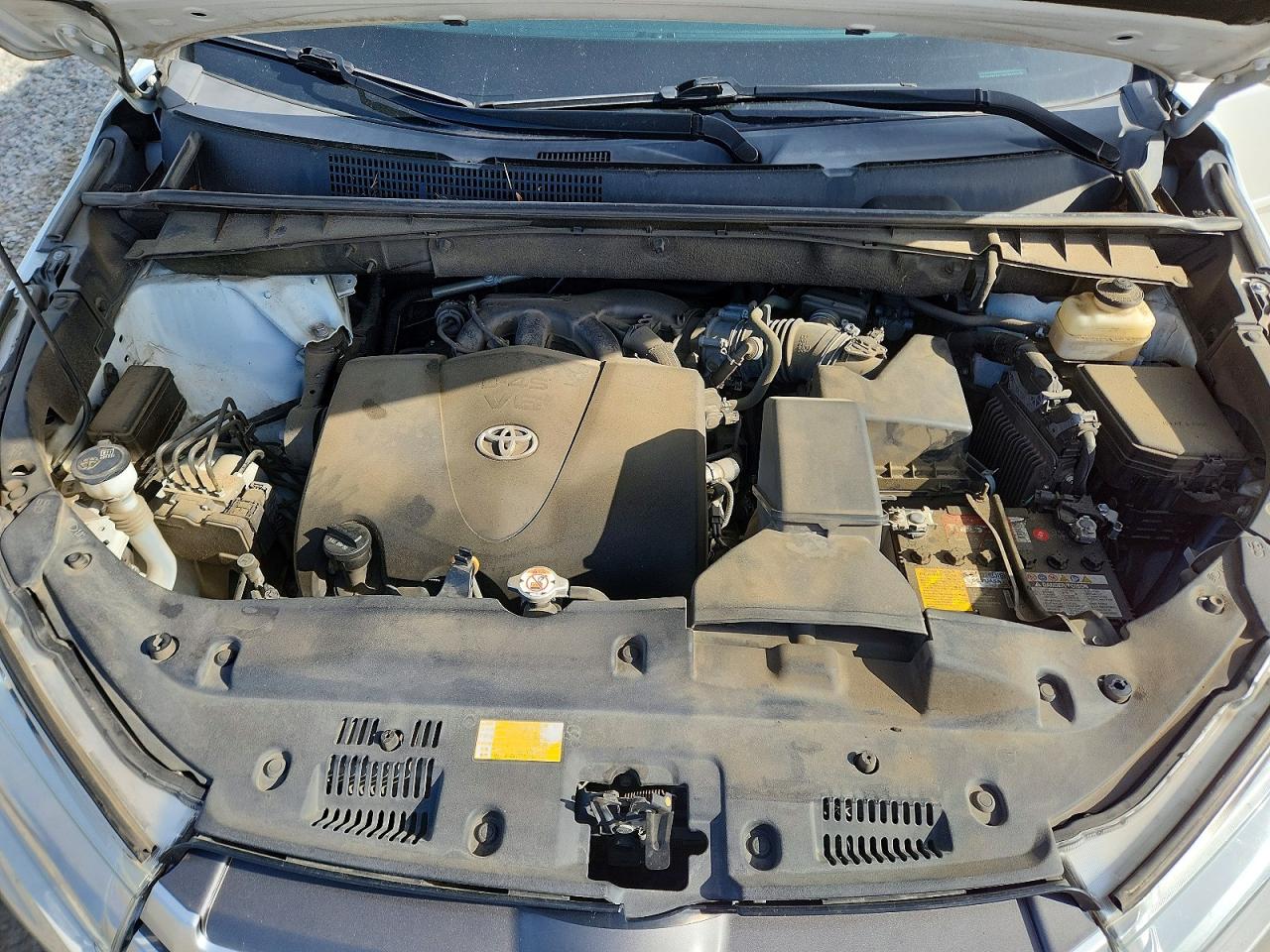 2018 Toyota Highlander VIN 5TDKZRFH4JS533077 photo 12