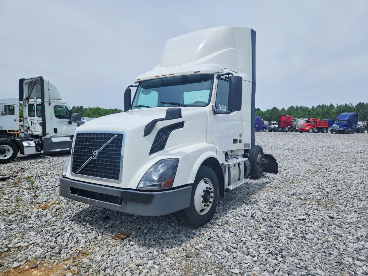 2017 Volvo All models VIN 4V4N39TGXHN988143 photo 2