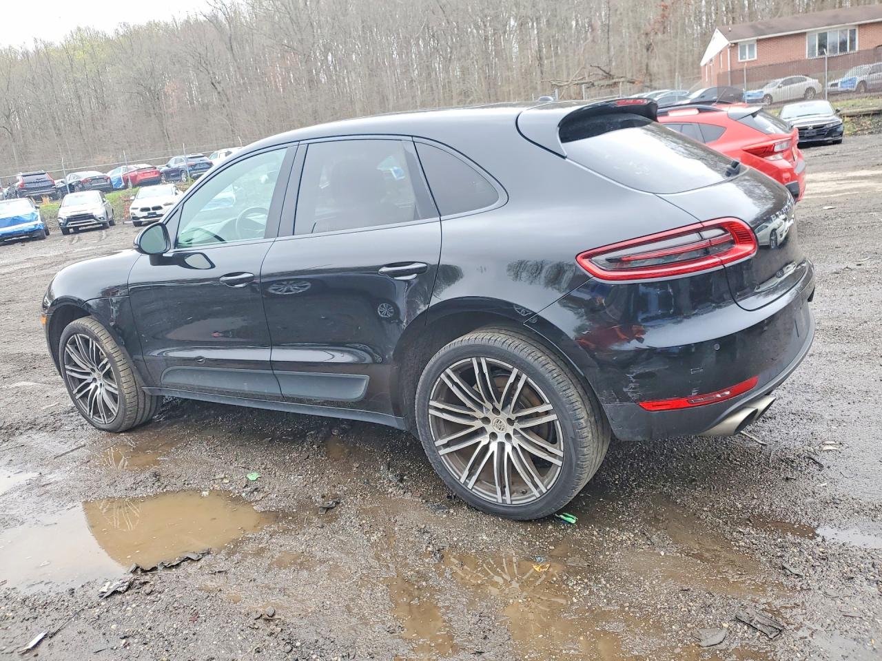 2016 Porsche Macan VIN WP1AB2A58GLB49154 photo 2
