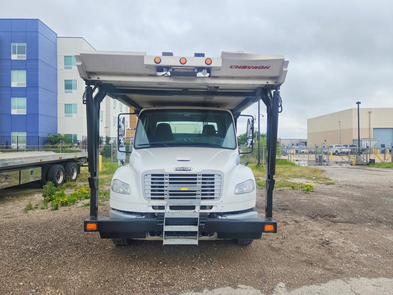 2017 FREIGHTLINER All other VIN 1FVACXCY4HHHY4645 photo 5