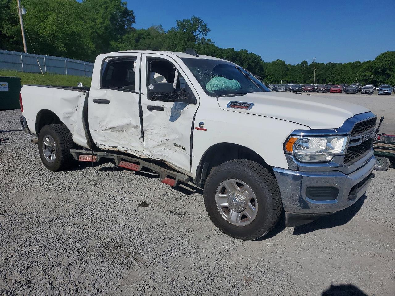 2021 Ram 2500 VIN 3C6UR5CL5MG632205 photo 4