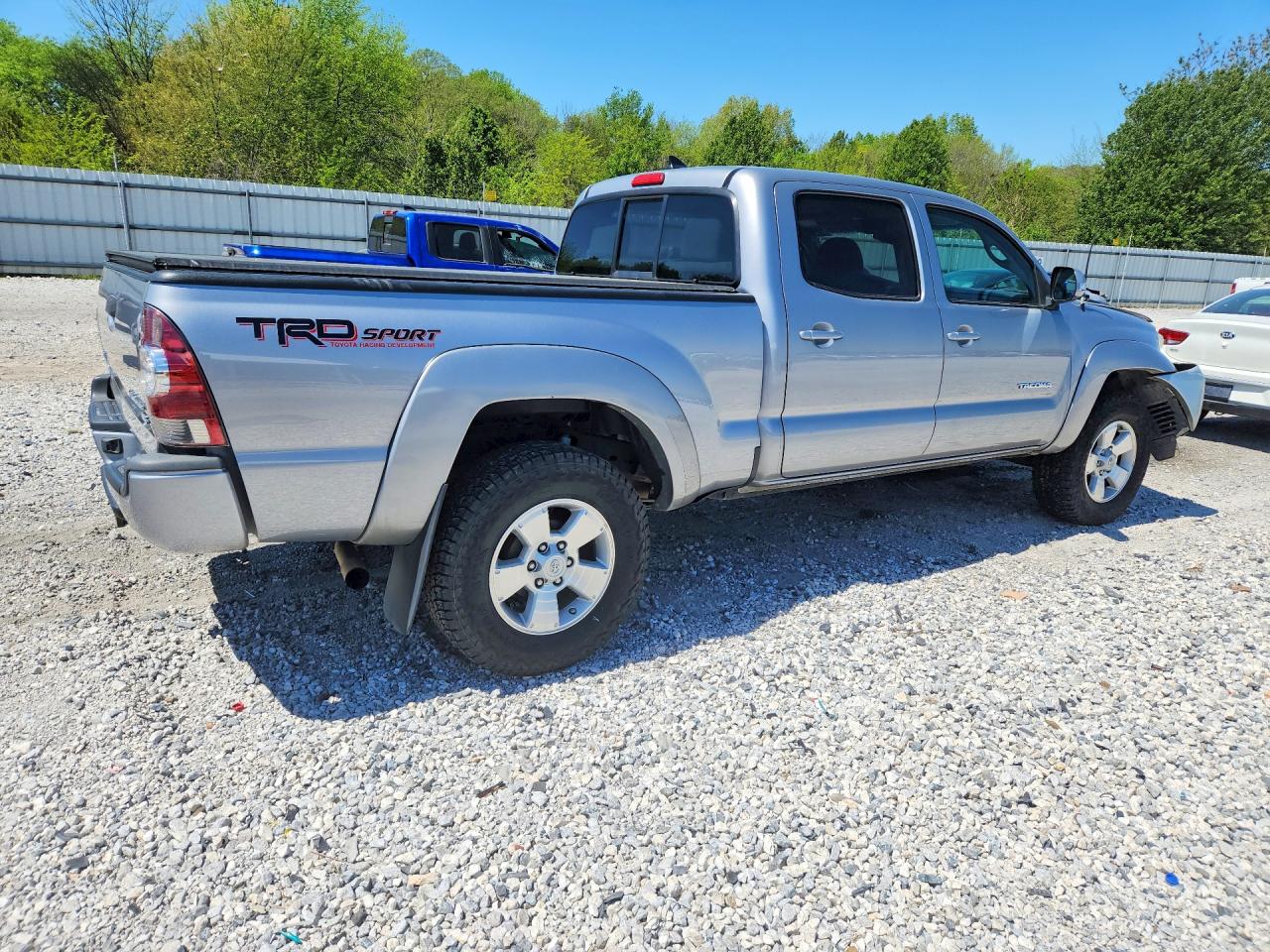 2014 Toyota Tacoma VIN 3TMKU4HN3EM041134 photo 3