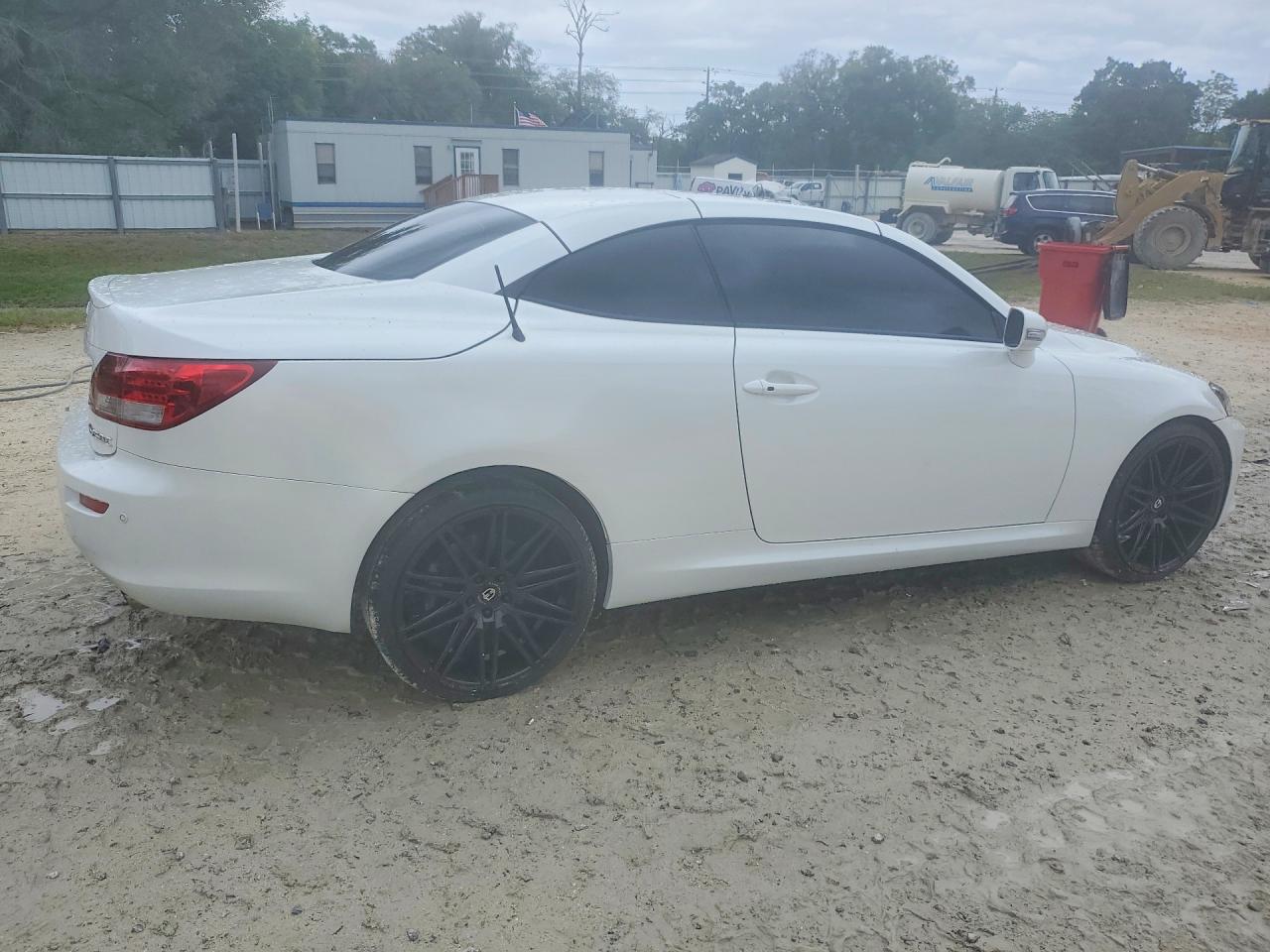 2010 Lexus Is VIN JTHFF2C29A2509705 photo 3