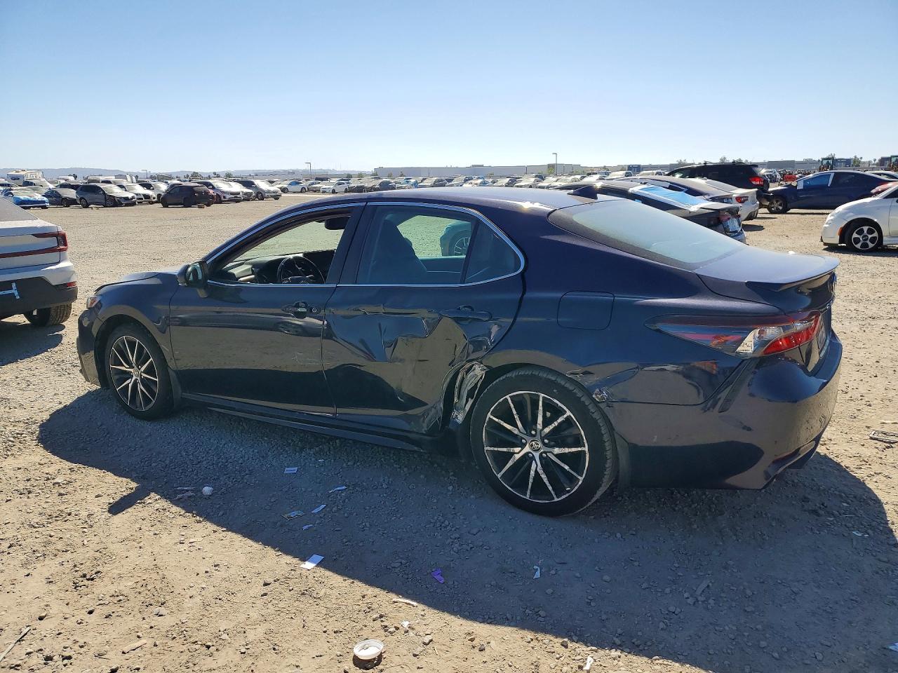2022 Toyota Camry sola VIN 4T1S31AKXNU577460 photo 2