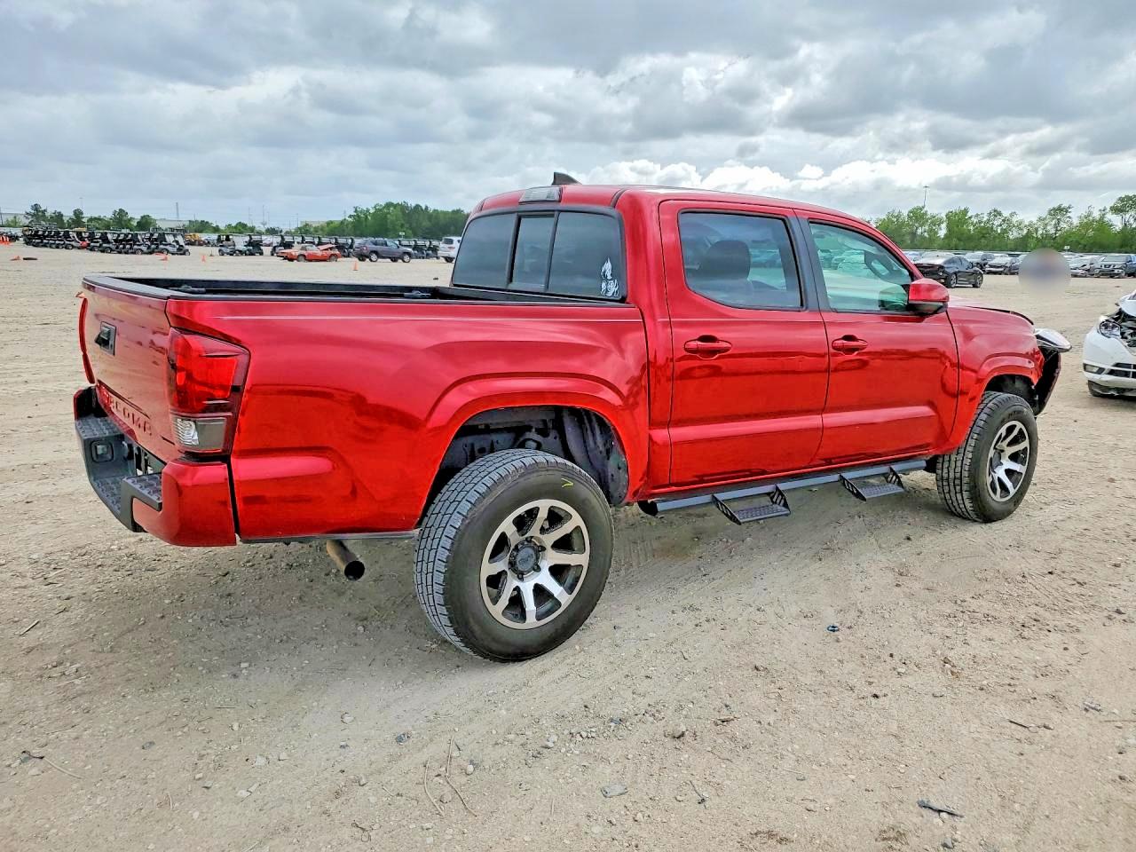 2018 Toyota Tacoma sr VIN 5TFAX5GNXJX106284 photo 3