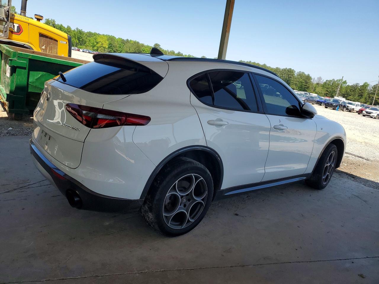 2022 Alfa Stelvio VIN ZASPAKBN6N7D25578 photo 3