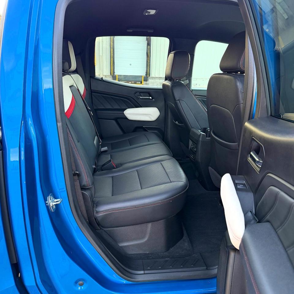 2024 GMC Canyon VIN 1GTP6EEK5R1230788 photo 6