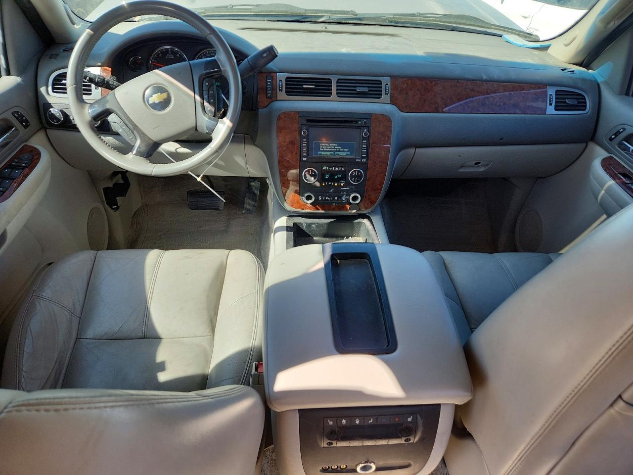 2007 Chevrolet Suburban VIN 3GNFK16387G145571 photo 8
