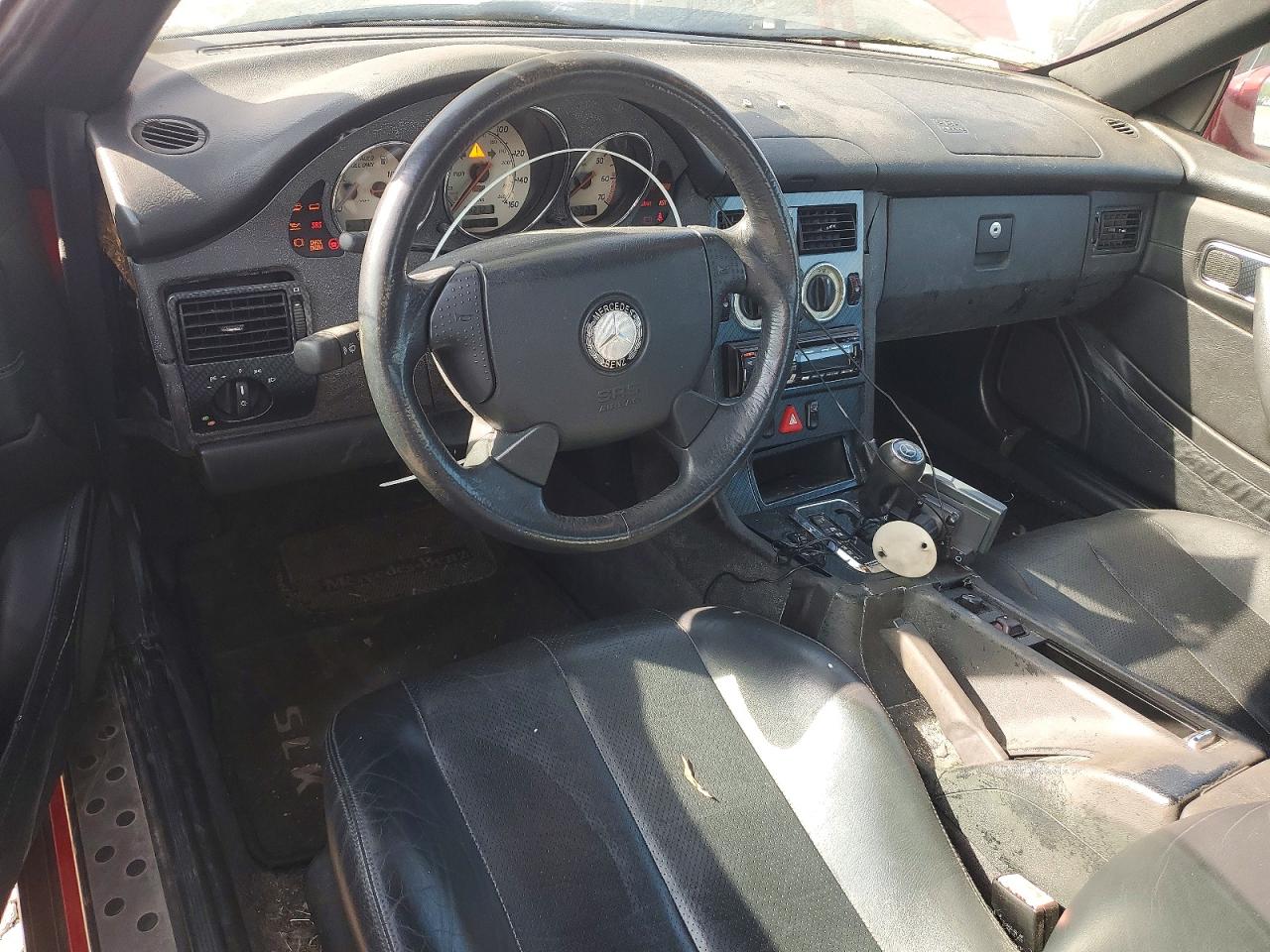 1998 Mercedes-Benz Slk-class VIN WDBKK47F7WF029925 photo 8