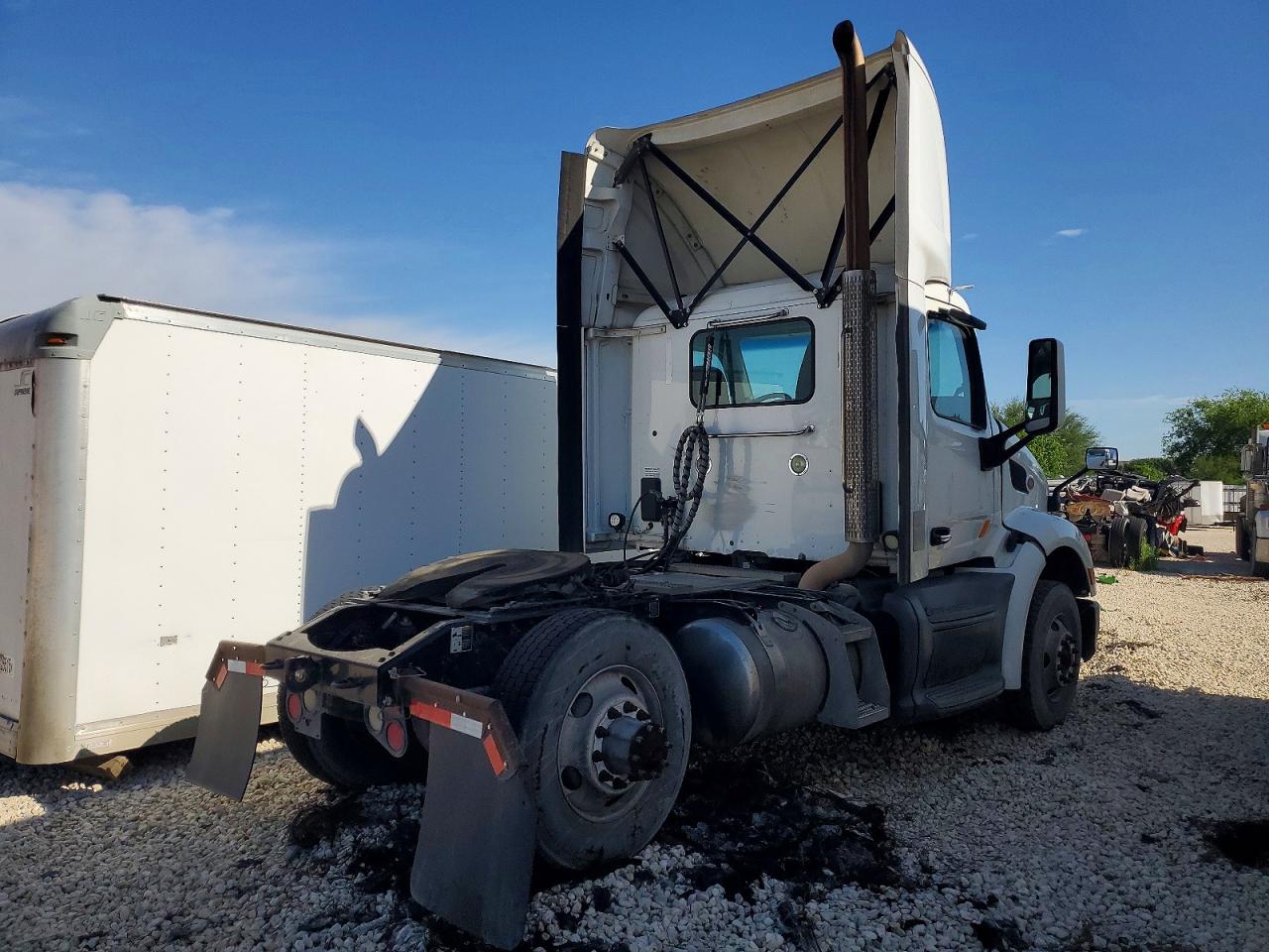 2017 PETERBILT All other VIN 1XPBA48X2HD428962 photo 4
