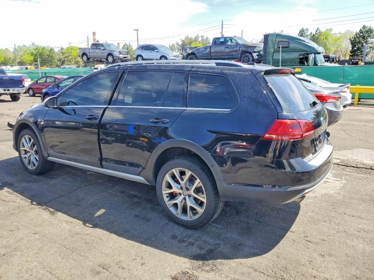 2017 VOLKSWAGEN Golf VIN 3VWH17AU0HM538049 photo 2