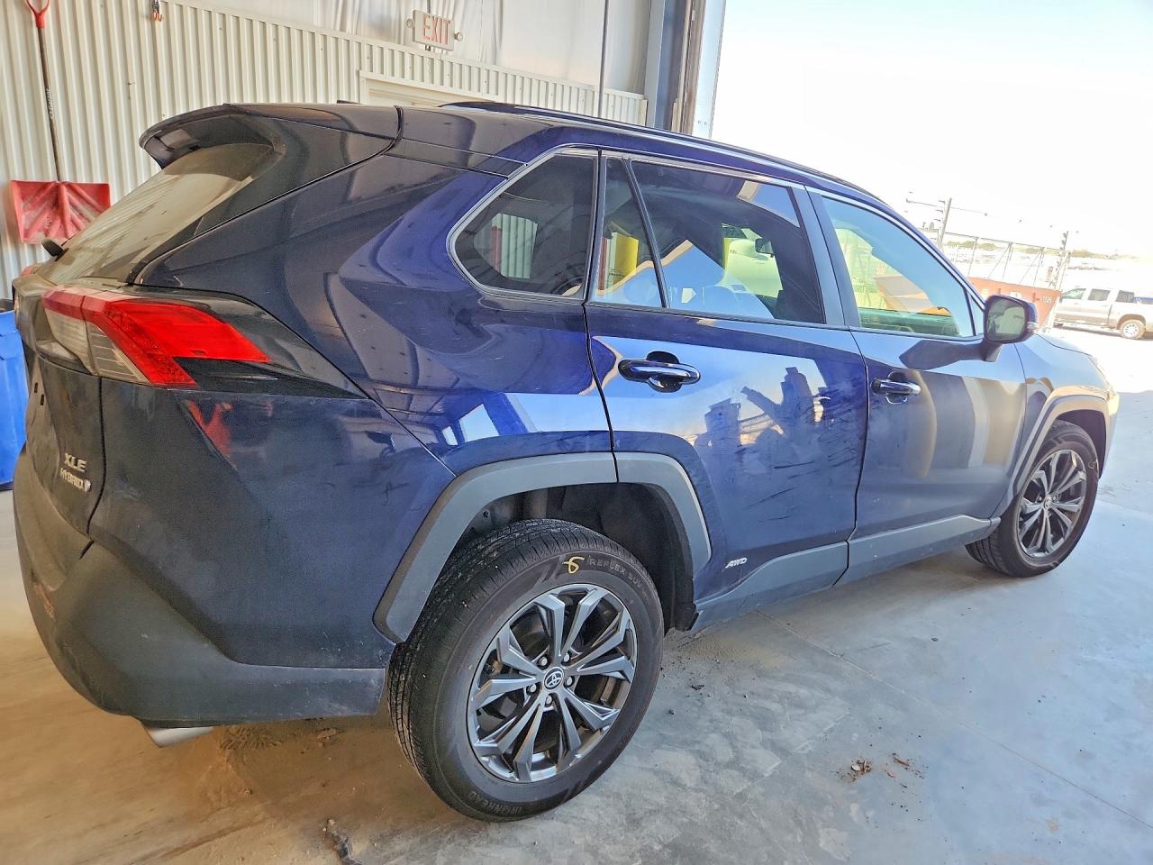 2022 Toyota Rav4 VIN JTMB6RFV9ND060194 photo 3