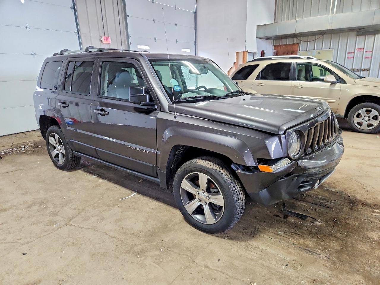 2016 Jeep Patriot VIN 1C4NJRFB3GD586101 photo 4