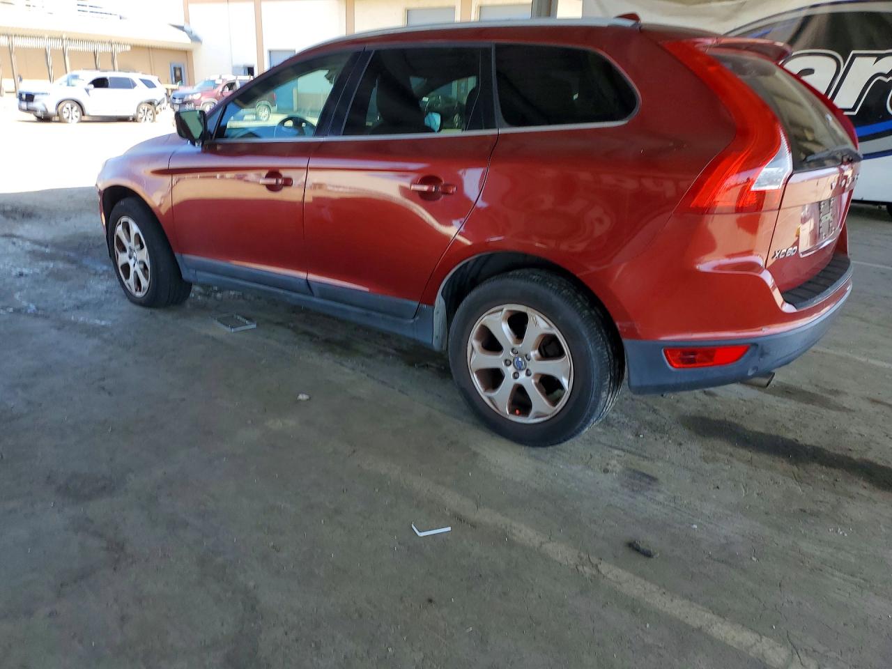 2011 Volvo Xc60 VIN YV4940DL5B2214115 photo 2
