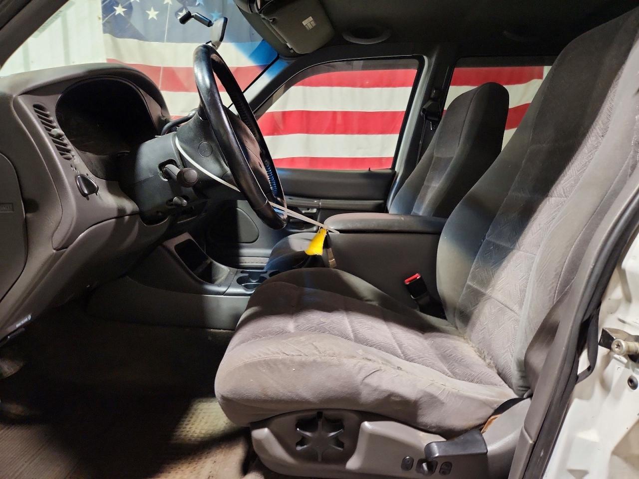 1999 Ford Explorer VIN 1FMZU34E6XZB30479 photo 7