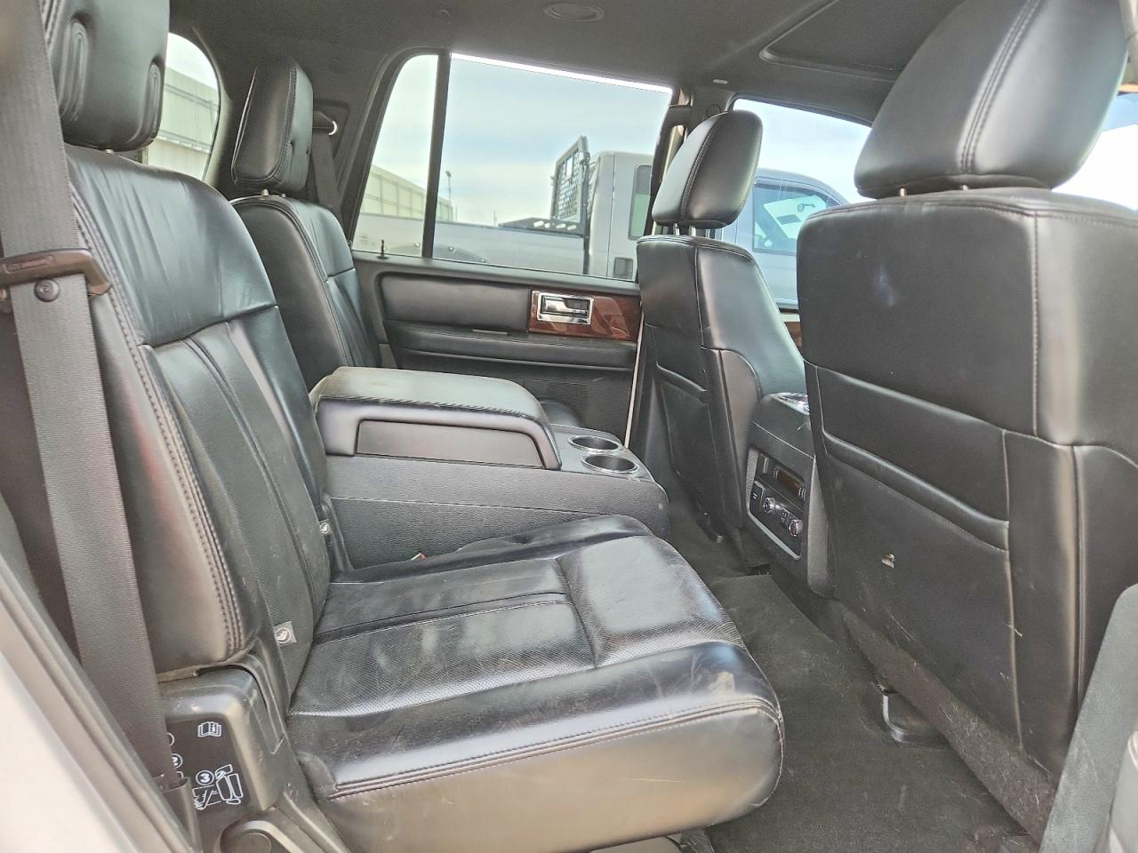 2017 Lincoln Navigator VIN 5LMJJ2JT5HEL12067 photo 11