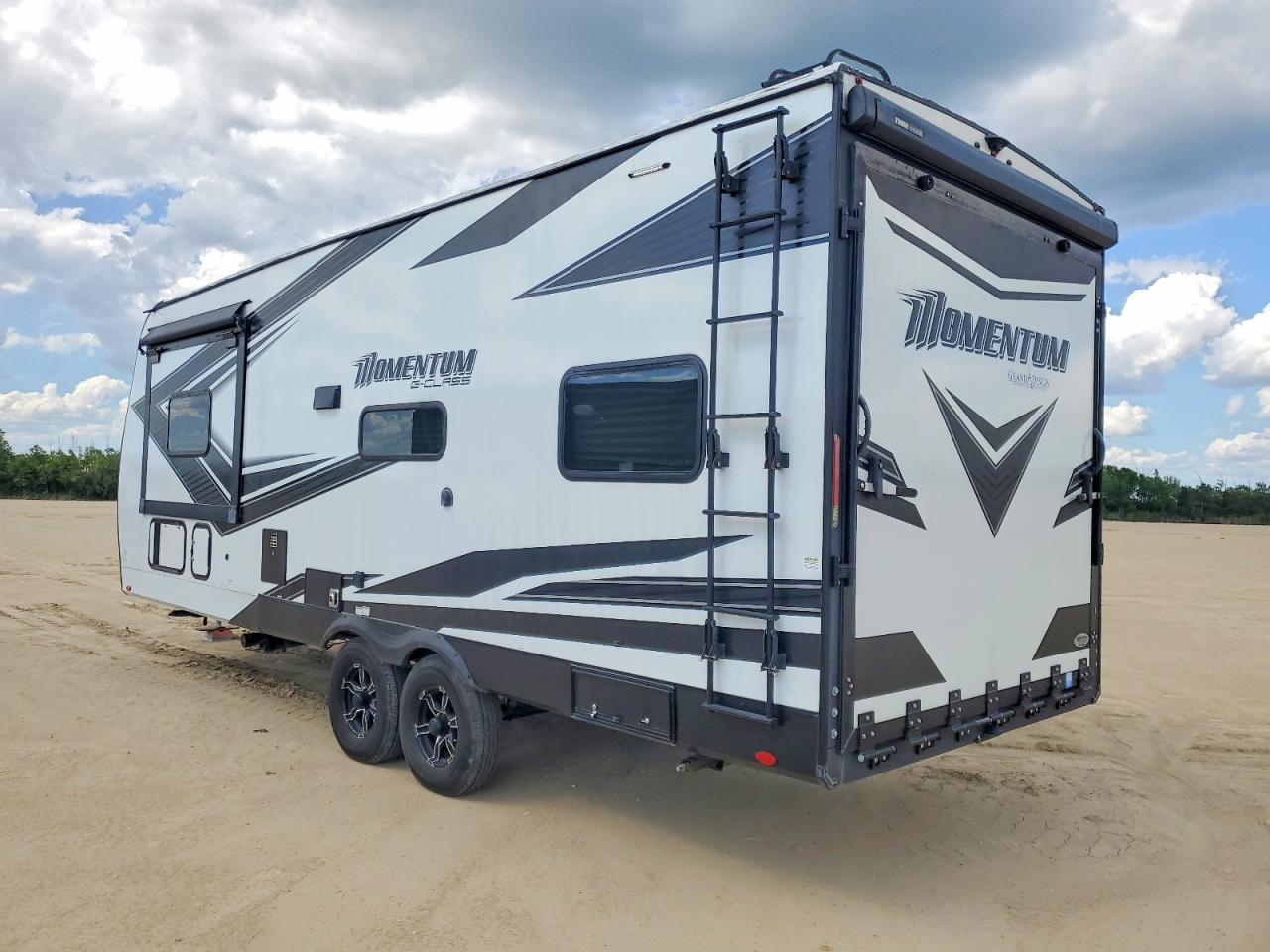 2022 GRAND Momentum VIN 573TM2120N1217507 photo 3