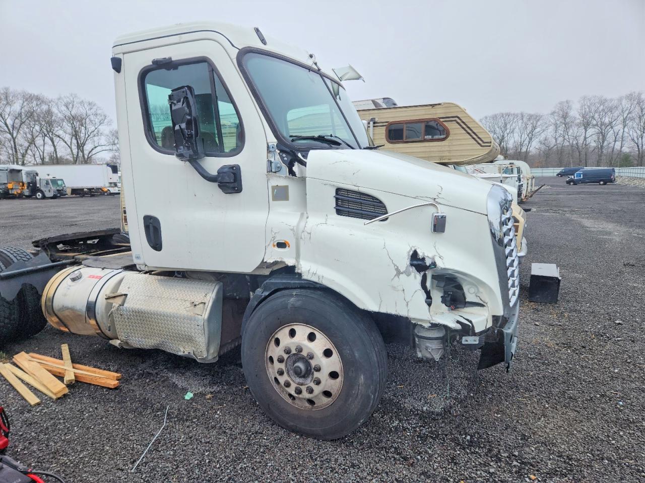 2018 FREIGHTLINER All other VIN 3AKBGADV7JDJU2444 photo 9