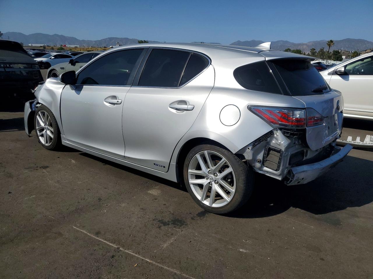 2014 Lexus Ct 200 VIN JTHKD5BH1E2202014 photo 2