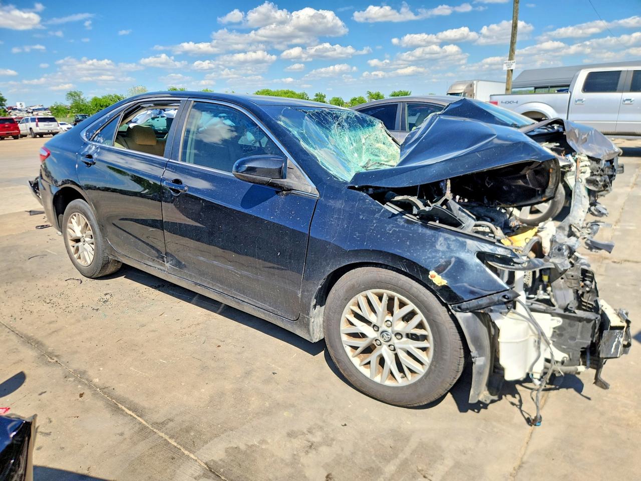 2016 Toyota Camry VIN 4T4BF1FK1GR543562 photo 4
