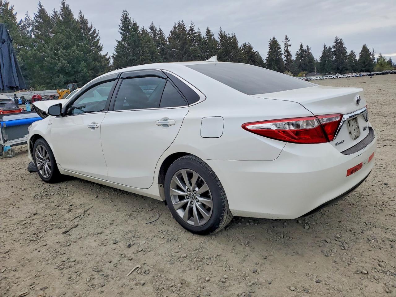 2015 Toyota Camry sola VIN 4T1BD1FK8FU162516 photo 2