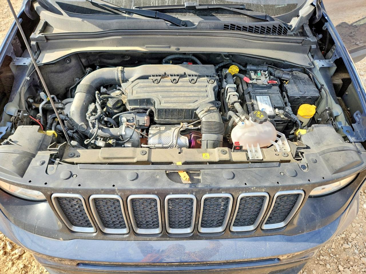2022 Jeep Renegade VIN ZACNJDB18NPN78958 photo 12